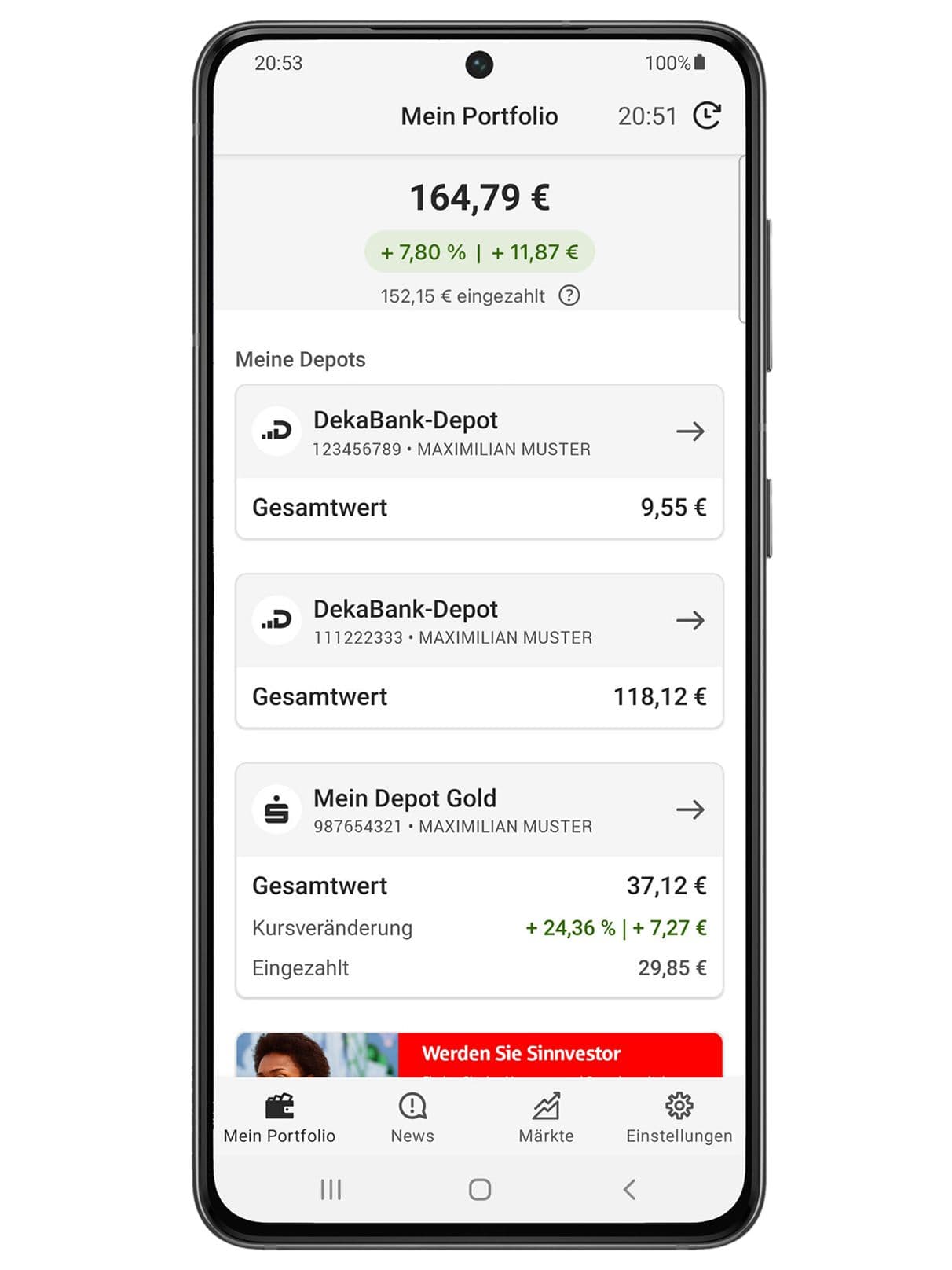 Ein transparent hinterlegtes Mock-Up von einem Smartphone-Bildschirm, der die S-Invest App der Sparkassen abbildet. Auf dem Display ist ein Portfolio mit dem Gesamtwert von einzelnen Depots aufgeführt.